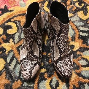NWOT! Snakeskin Booties